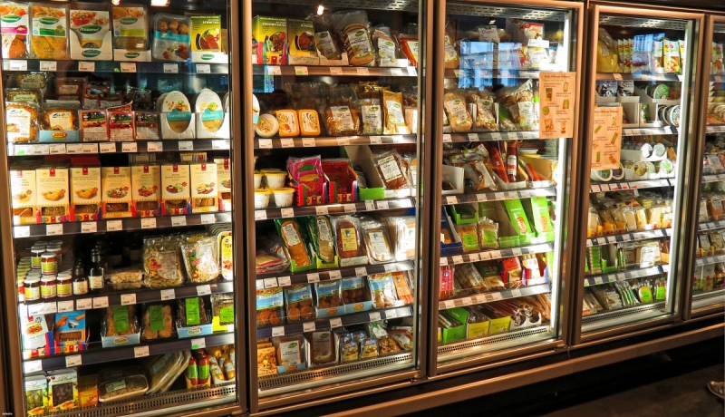 ecommerce-GREOLIERES-min_supermarket_fridge_produce_food_market_retail_shop_store-858798